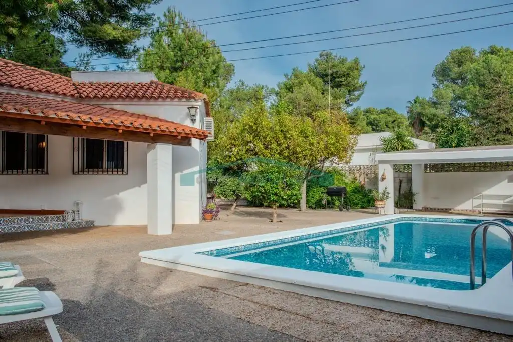 Piscina de Casa o xalet de lloguer en Paterna amb Aire condicionat, Jardí privat i Terrassa