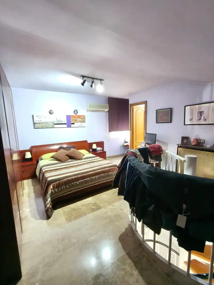 Dormitori de Dúplex en venda en L'Hospitalet de Llobregat amb Aire condicionat, Calefacció i Balcó