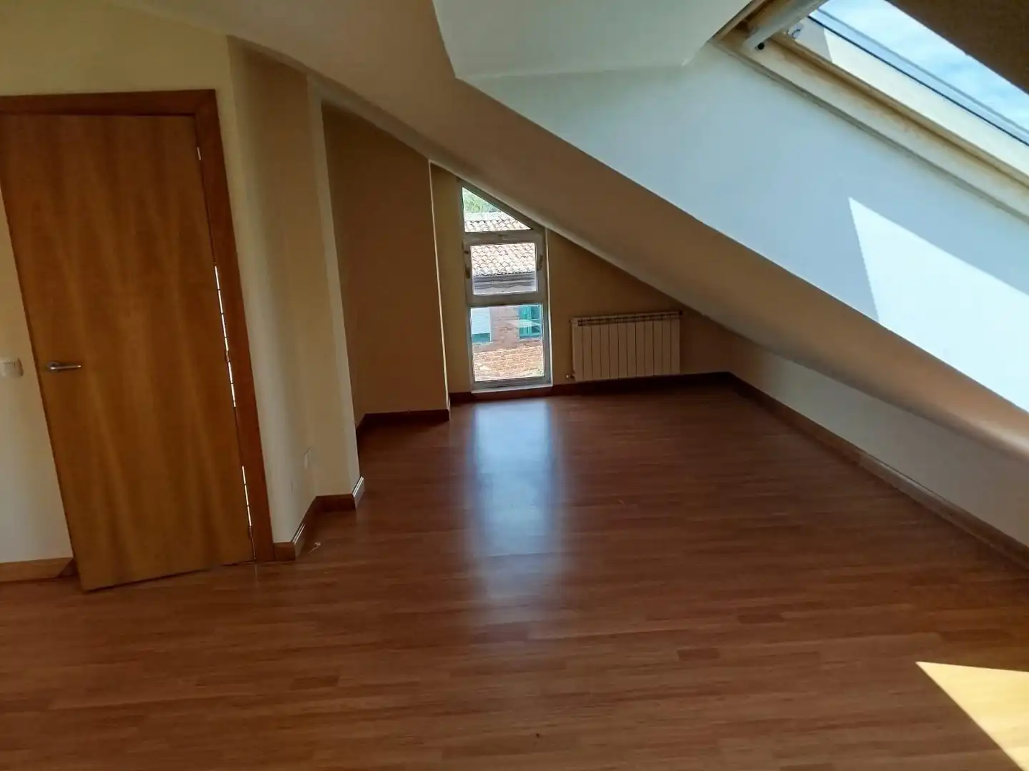 Casa adosada en venta en Sariegos con Calefacción, Jardín privado y Terraza