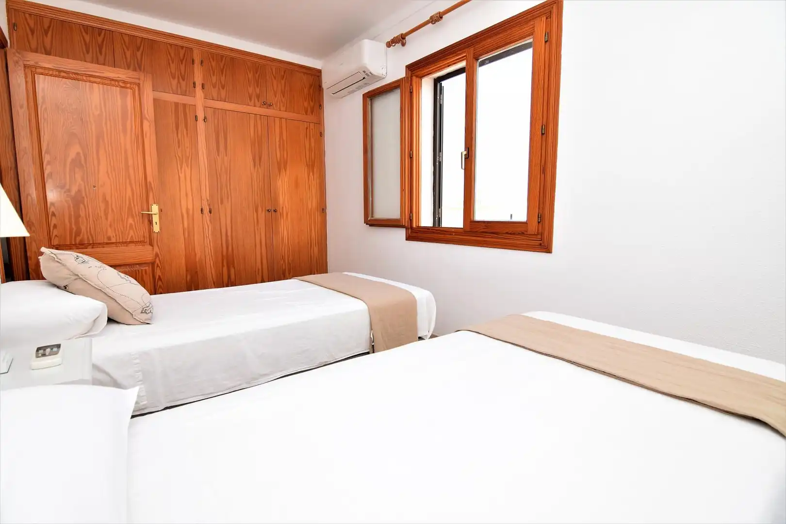 Schlafzimmer von Haus oder Chalet zur Miete in Artà mit Klimaanlage, Heizung und Terrasse