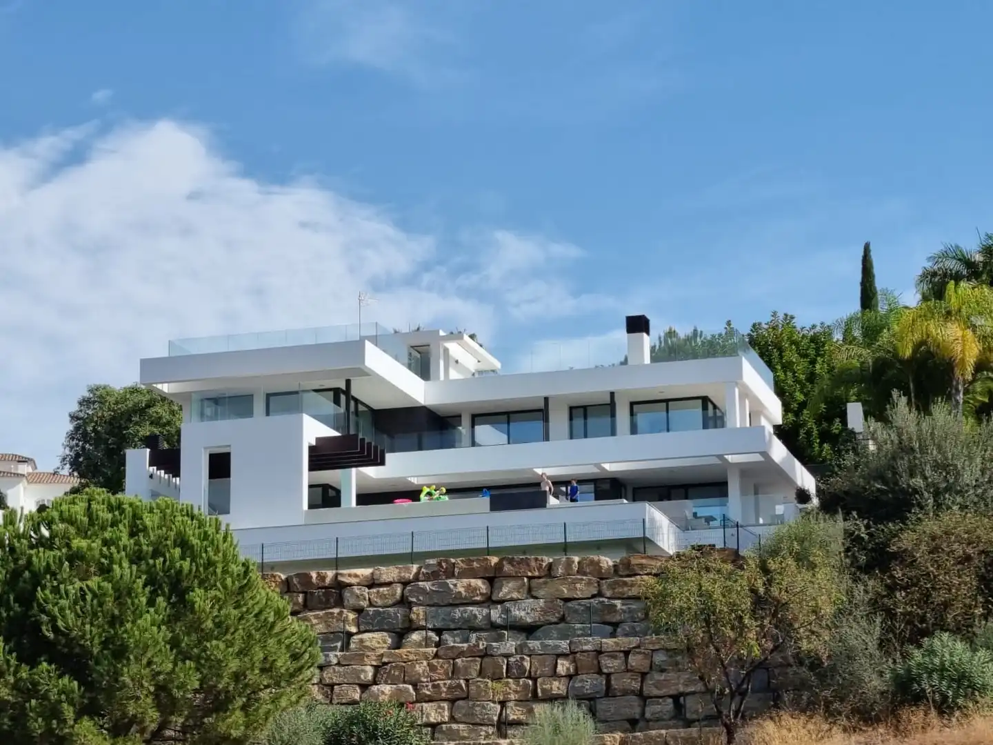 Vista exterior de Casa o chalet de alquiler en Benahavís con Aire acondicionado, Calefacción y Jardín privado