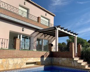Vista exterior de Casa o xalet en venda en Vélez-Málaga amb Jardí privat, Terrassa i Traster