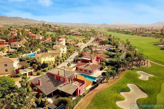 Casa-chalet en Venta en N/A en Desert Spring Golf