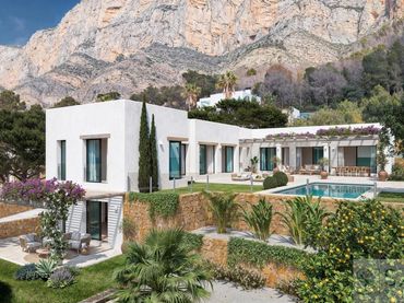 Chalet con piscina en venta en Montgó - Ermita