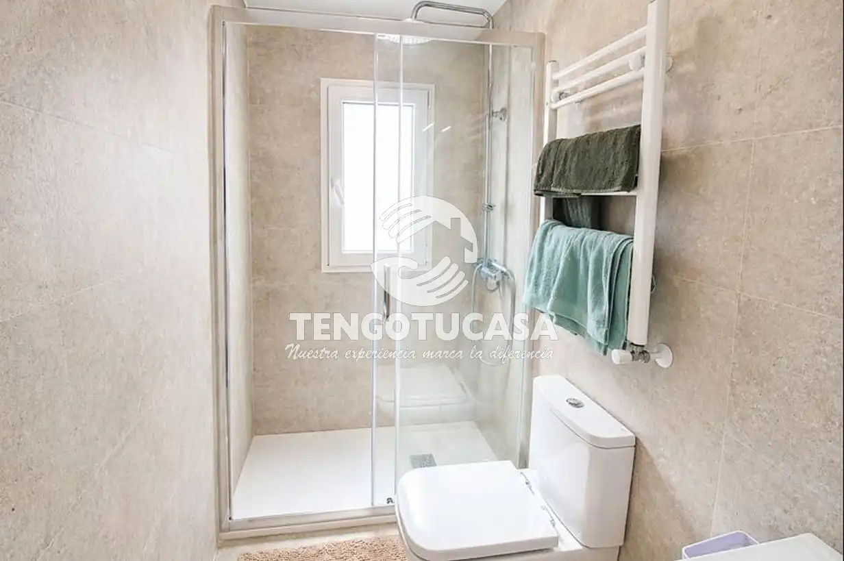 Bathroom of Flat for rent in Madrid  with Air Conditioner, Heating and Furnished