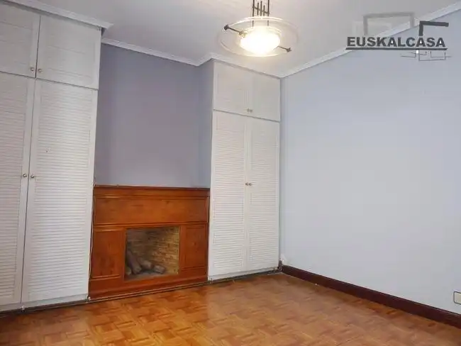 Bedroom of Flat for sale in Bilbao   with Heating and Balcony