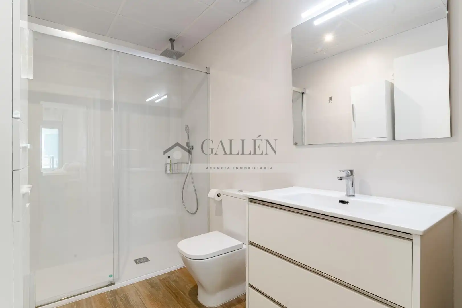 Baño de Piso en venta en Castellón de la Plana / Castelló de la Plana con Aire acondicionado, Terraza y Trastero