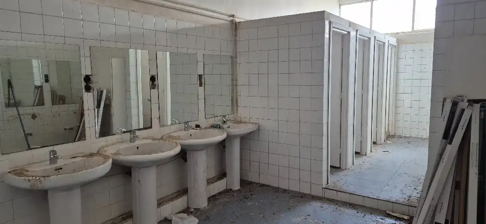Baño de Nave industrial en venta en La Gineta