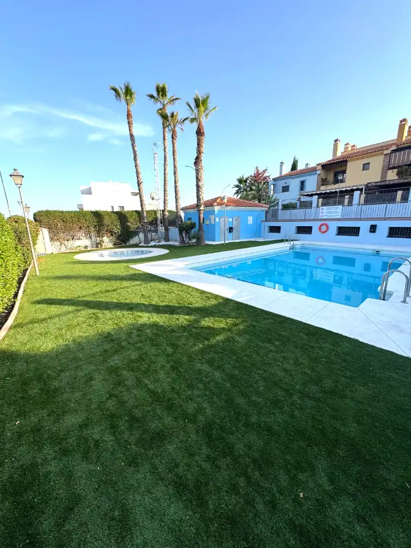 Piscina de Casa adosada en venta en Rincón de la Victoria con Aire acondicionado, Terraza y Trastero