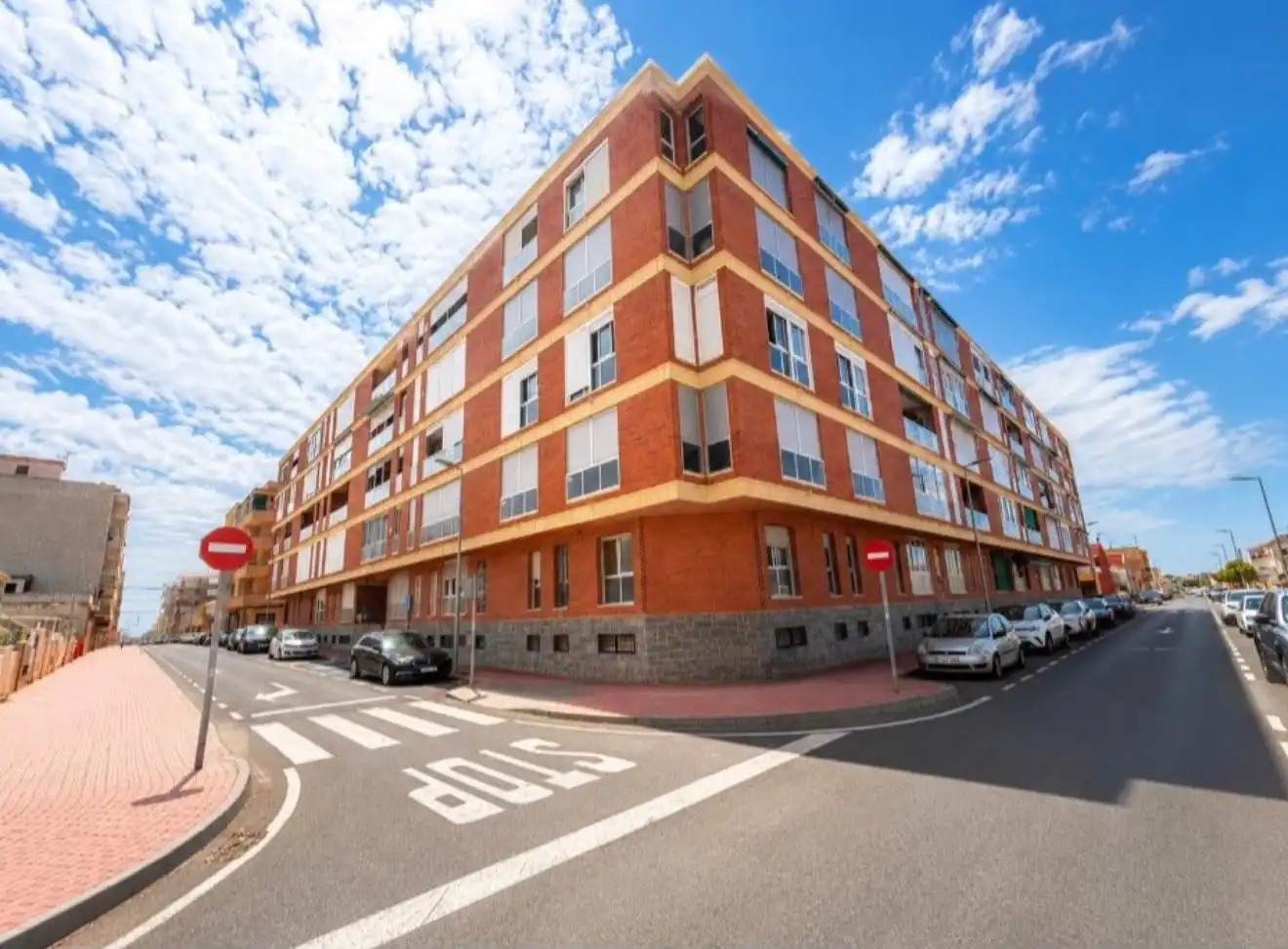 Apartament amb terrassa en venda a Calle Almoradí 14, imagen 2