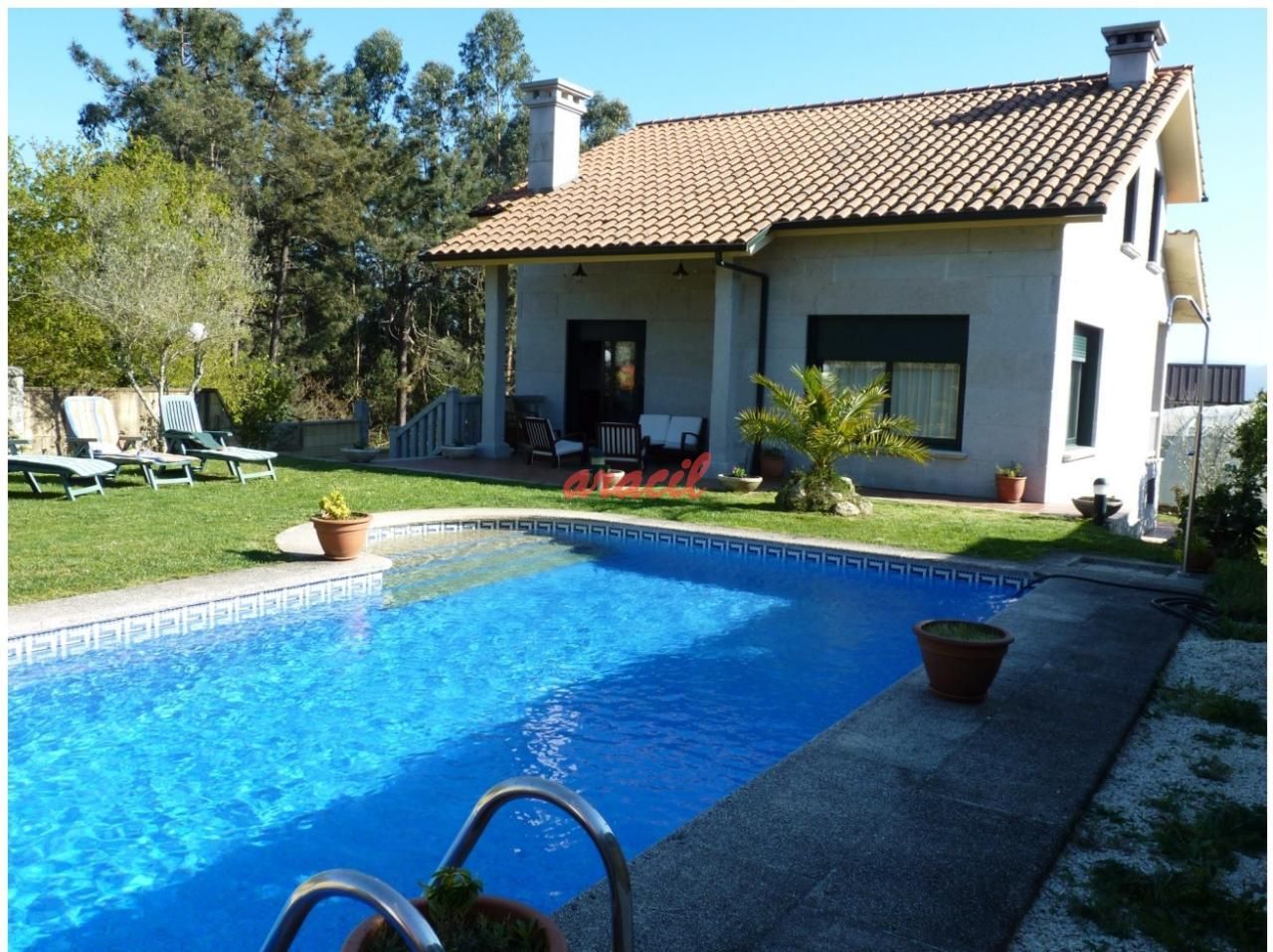 Piscina de Casa o xalet en venda en O Rosal   amb Calefacció, Jardí privat i Terrassa