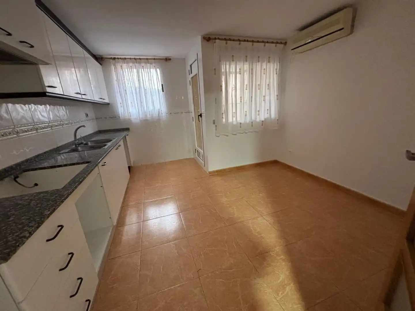 Piso con terraza en venta en Polo de Bernabé