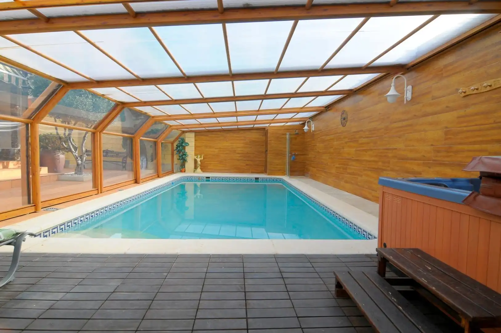 Piscina de Casa o xalet en venda en Valdepeñas amb Terrassa, Piscina i Moblat
