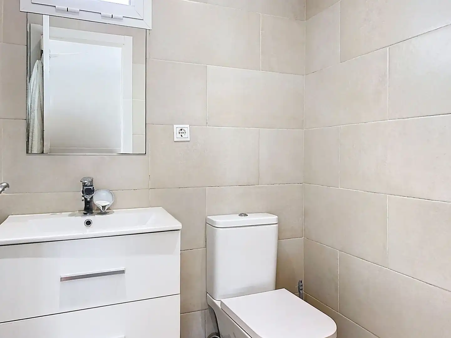 Bany de Casa adosada en venda en Estepona amb Aire condicionat, Jardí privat i Terrassa