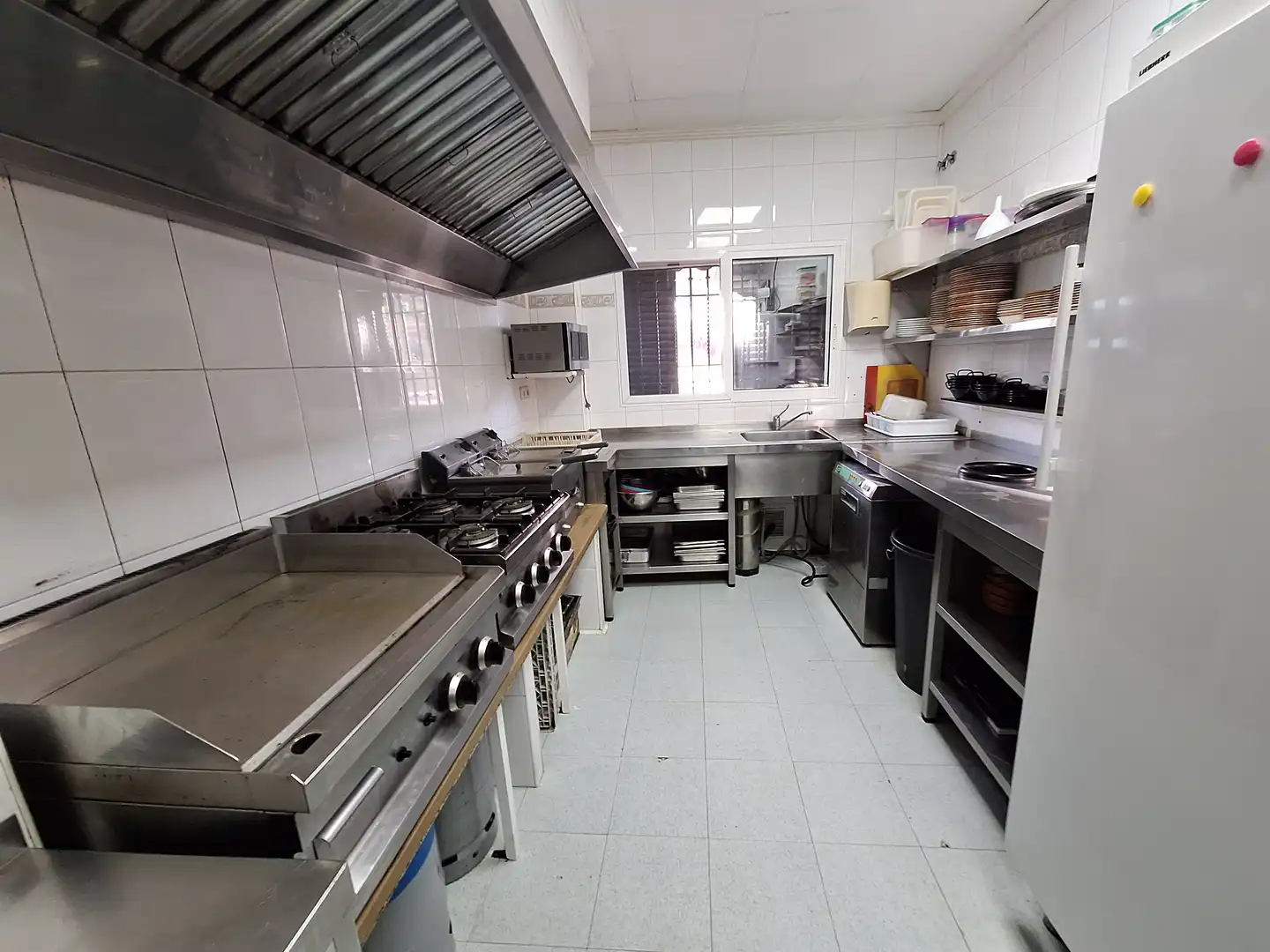 Cuina de Local en venda en Riola amb Aire condicionat, Calefacció i Terrassa