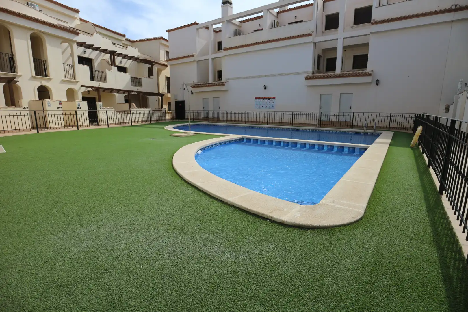 Piscina de Casa o chalet en venta en San Pedro del Pinatar con Jardín privado, Parquet y Piscina comunitaria