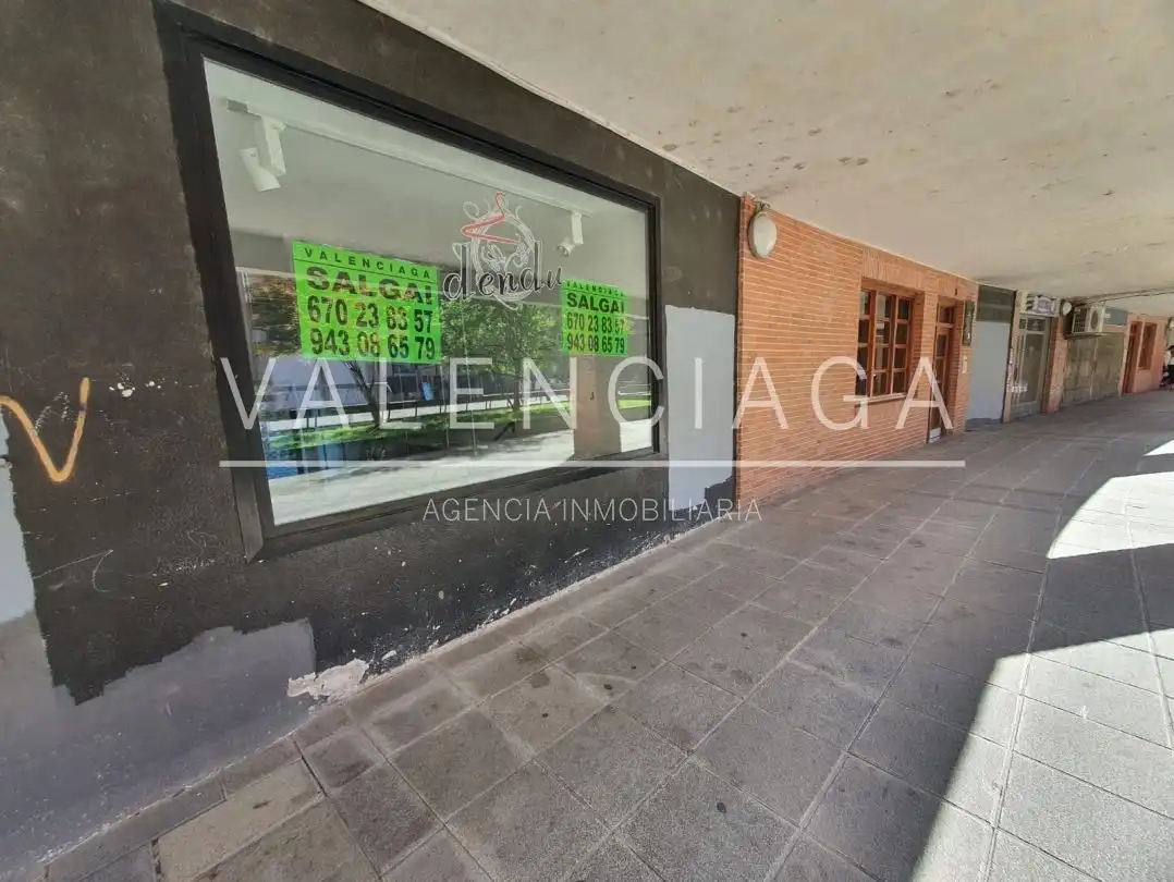 Locale commerciale in vendita a Joan Iturralde Kalea 7