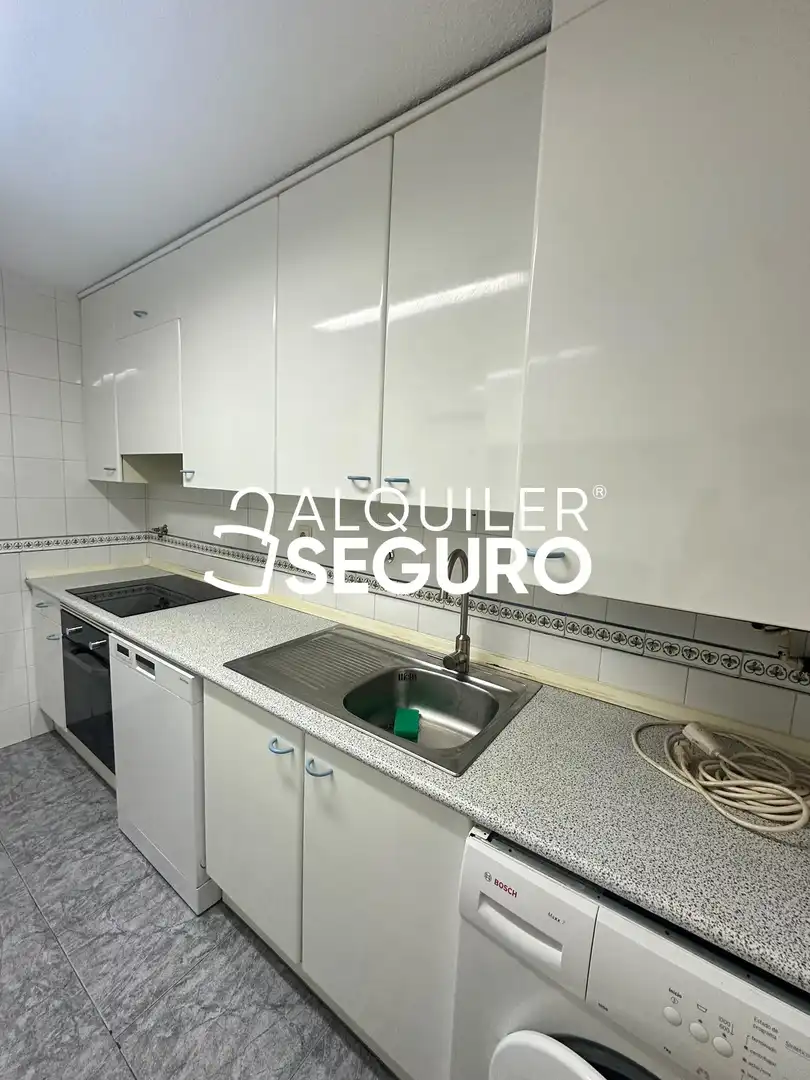Küche von Wohnung zur Miete in Madrid mit Heizung, Schwimmbad und Möbliert