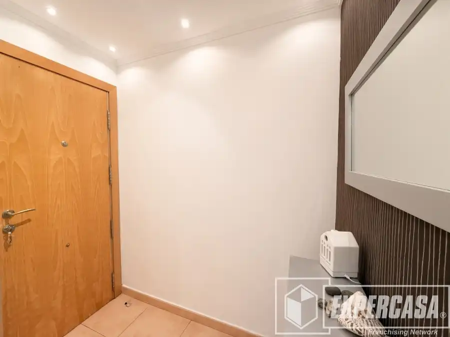 Flat with lift for sale in Pobles de l'Oest, imagen 3