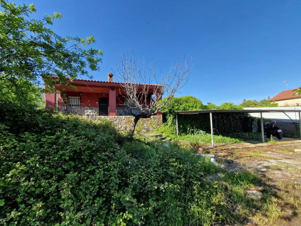 Jardí de Casa o xalet en venda en Casas del Castañar amb Terrassa i Traster
