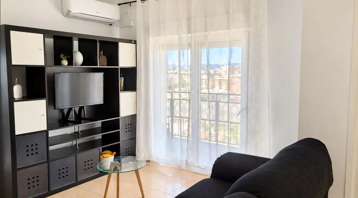 Flat with terrace to rent in Calle Maestro Chapí, imagen 3