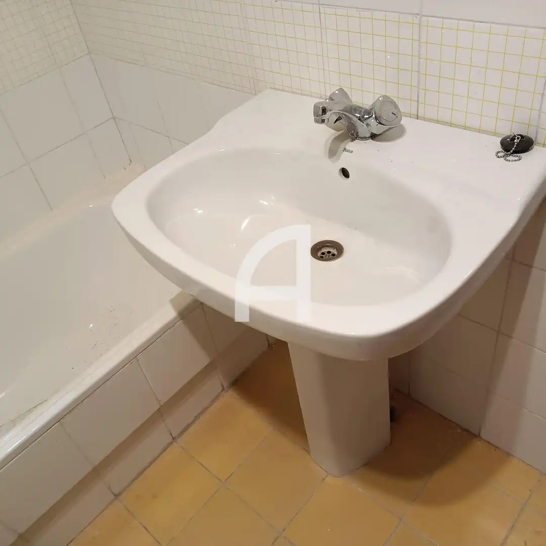 Bathroom of Flat for rent in Madrid  with Air Conditioner, Heating and Terrace