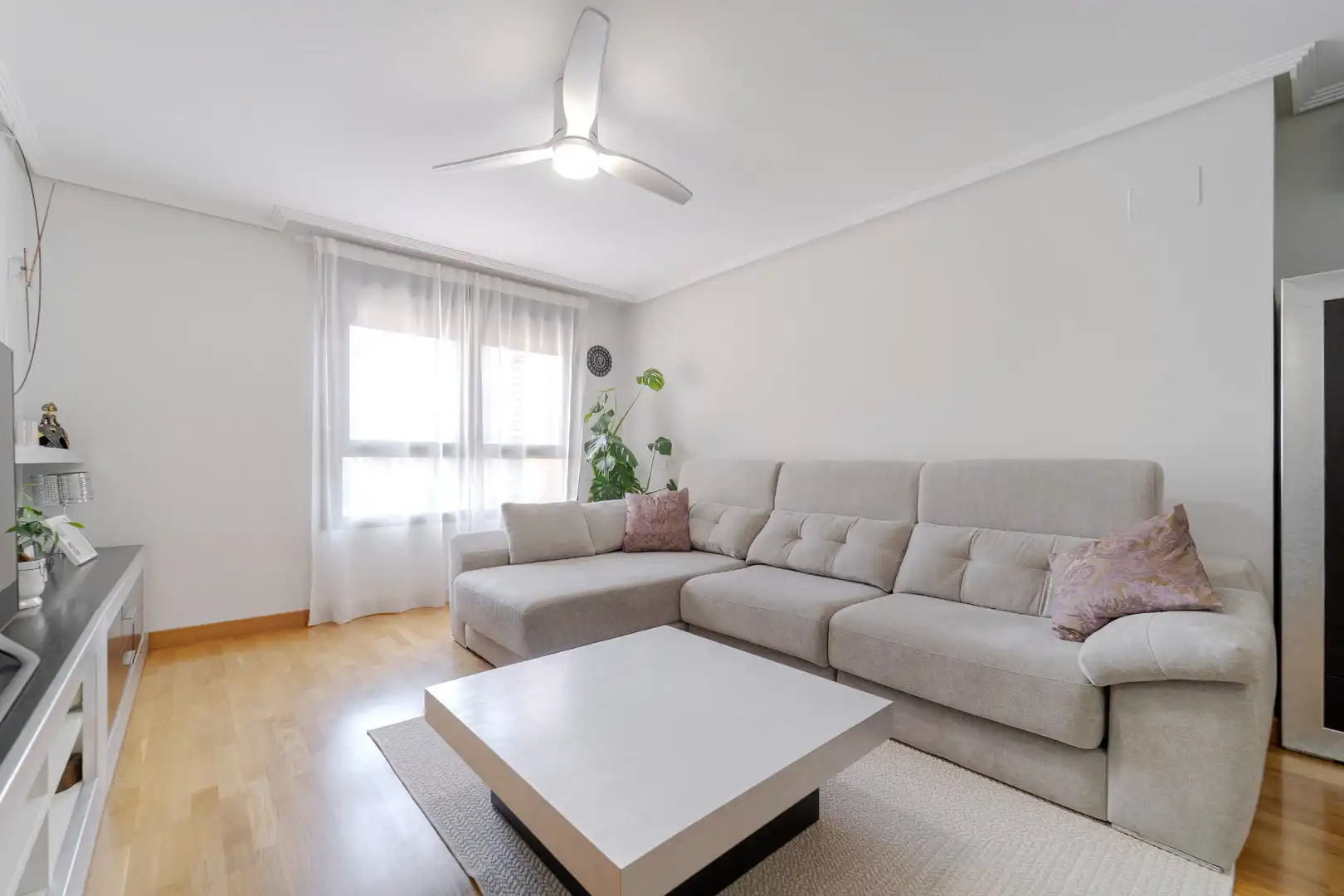 Living room of Flat for sale in Móstoles  with Air Conditioner, Heating and Private garden