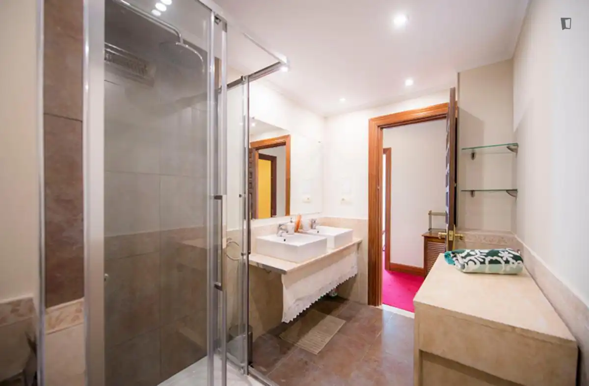 Room in Abandoibarra - Guggenheim
