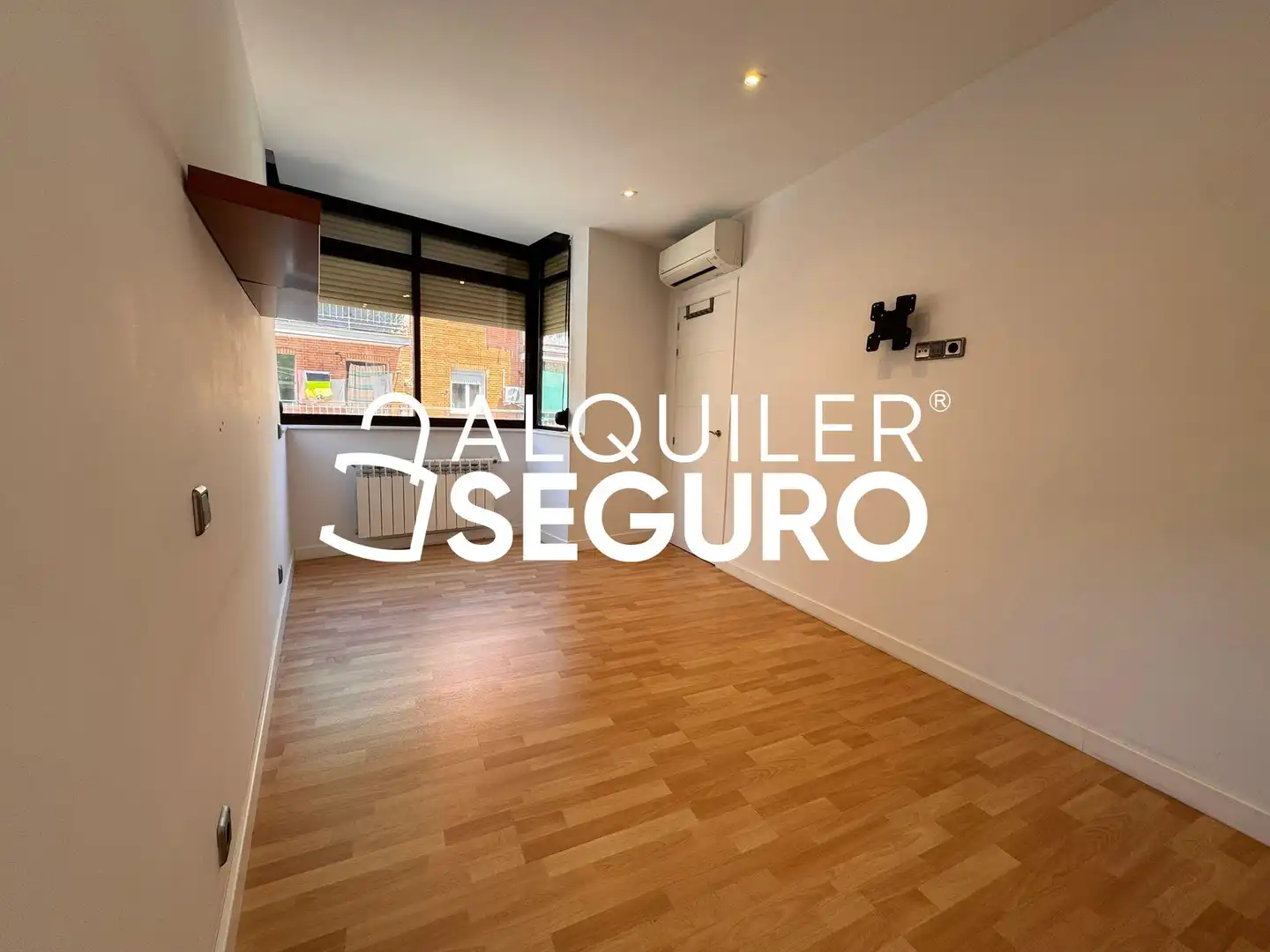 Piso de alquiler en Madrid con Calefacción y Amueblado