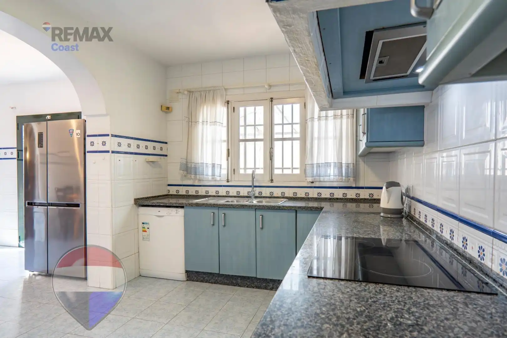 Cuina de Casa o xalet en venda en Rincón de la Victoria amb Aire condicionat, Jardí privat i Piscina