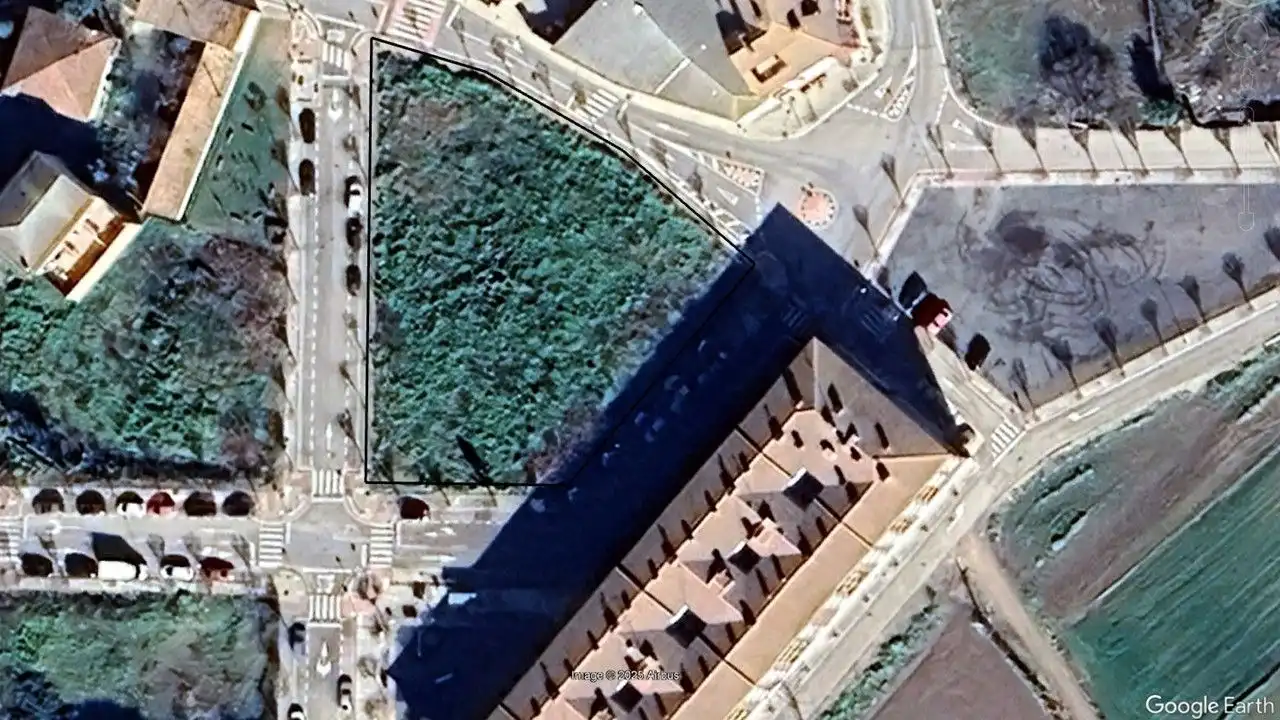 Wohnbaugrundstück zum Verkauf in Calle Miguel De Cervantes, imagen 4