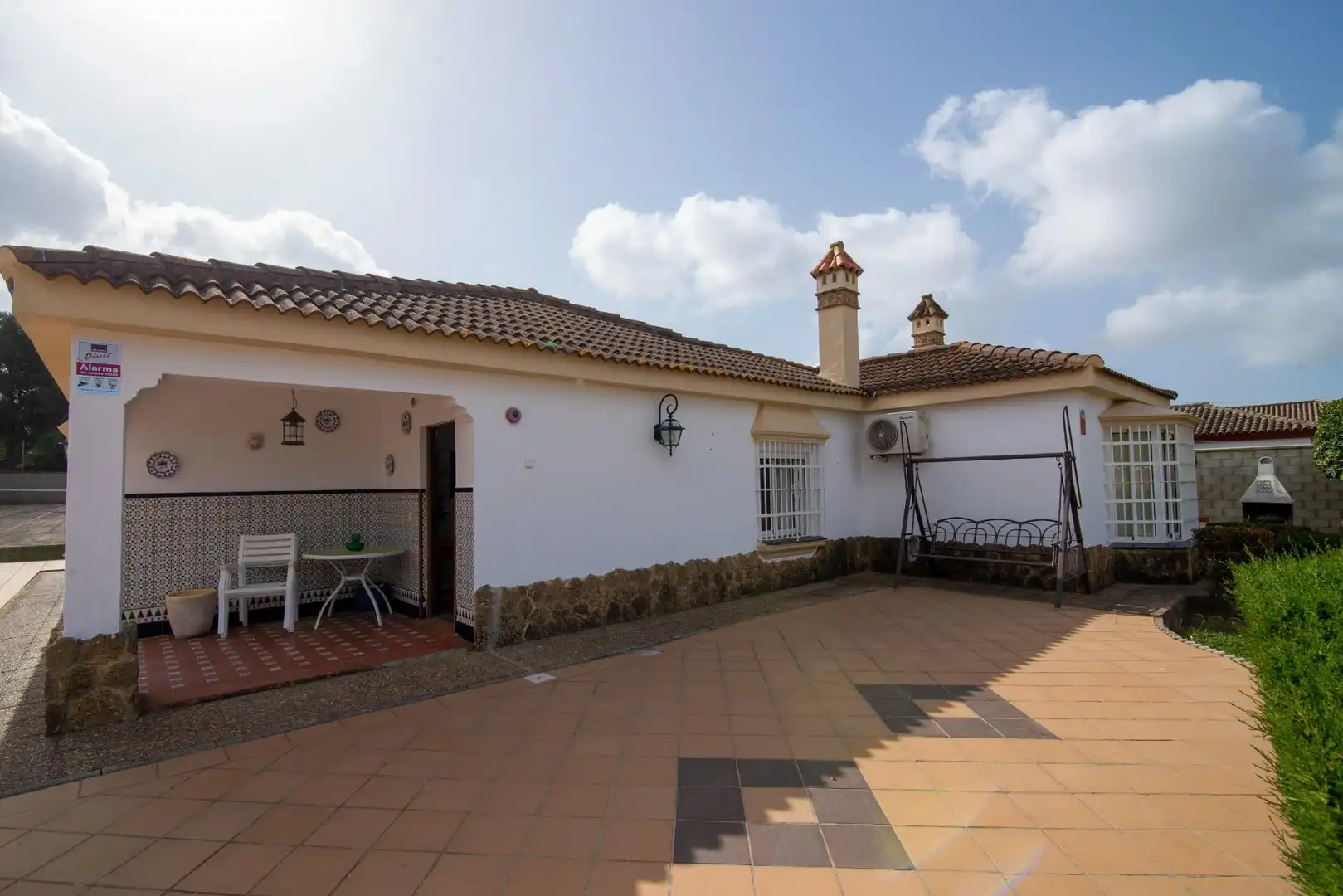 Exterior view of Houses for sale in Chiclana de la Frontera  with Air Conditioner, Private garden and Storage room