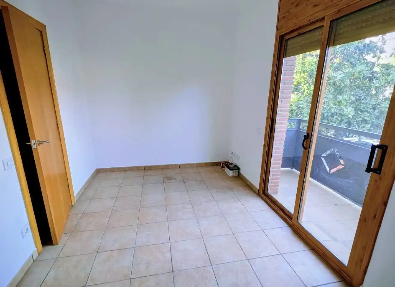 Terrassa de Casa o xalet en venda en Santa Coloma de Gramenet amb Piscina i Balcó