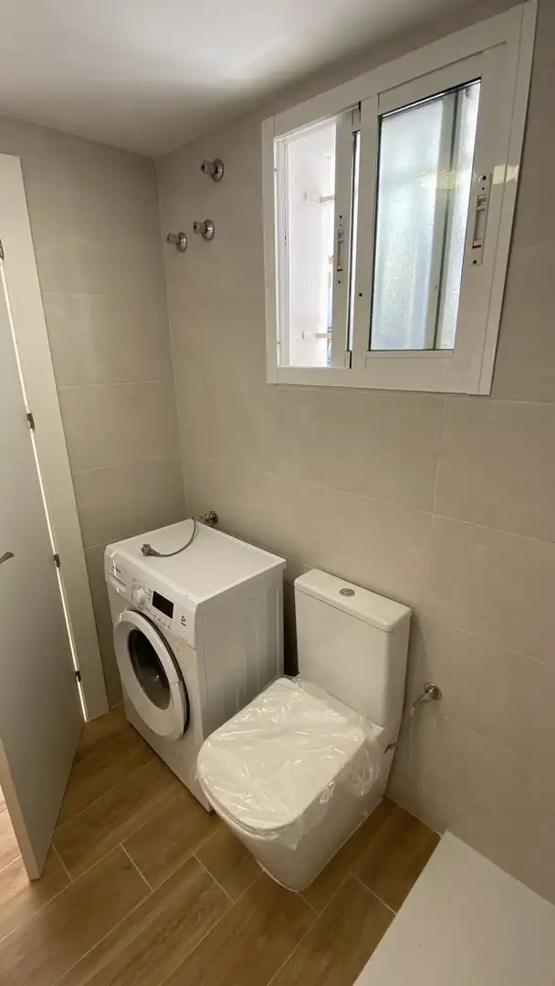 Badezimmer von Wohnungen zum Verkauf in Benalmádena mit Klimaanlage, Heizung und Terrasse