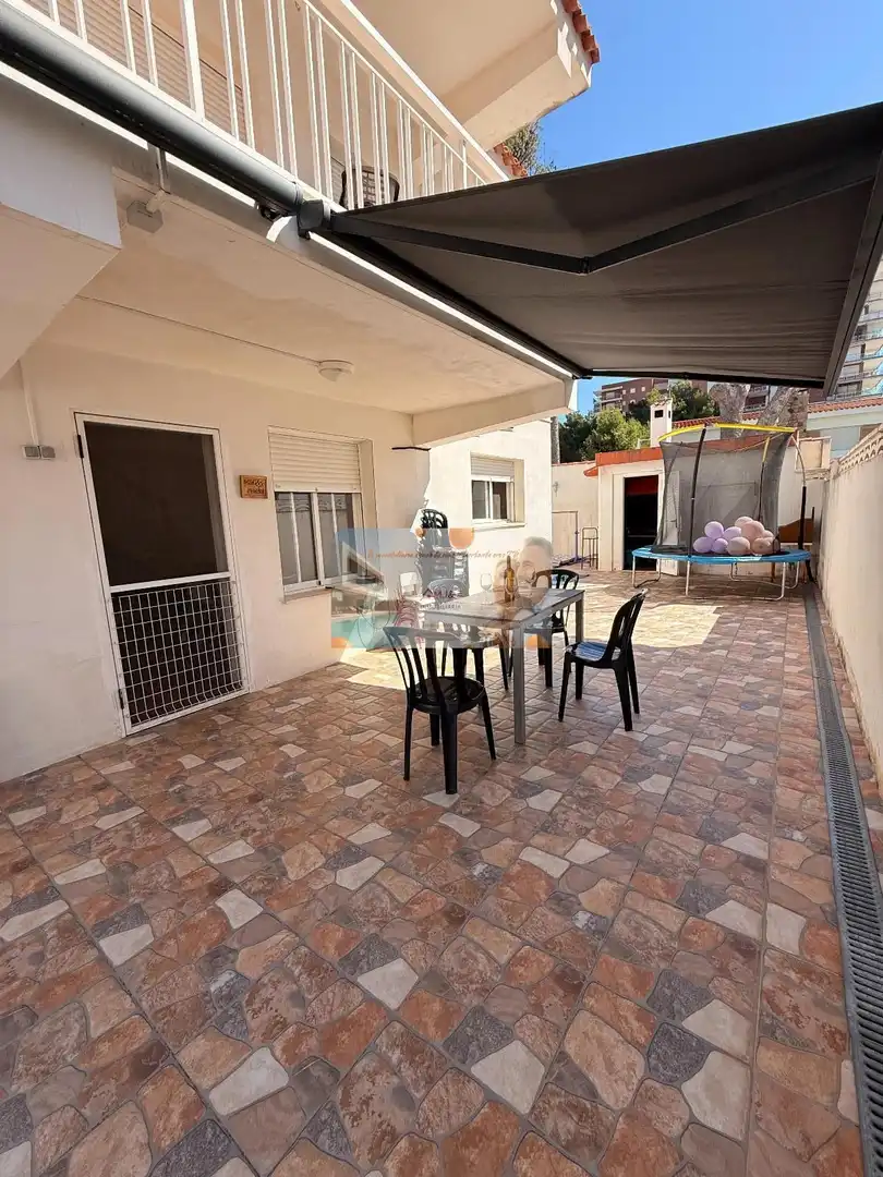 Terrasse von Haus oder Chalet zum Verkauf in Benicasim / Benicàssim mit Klimaanlage, Heizung und Terrasse