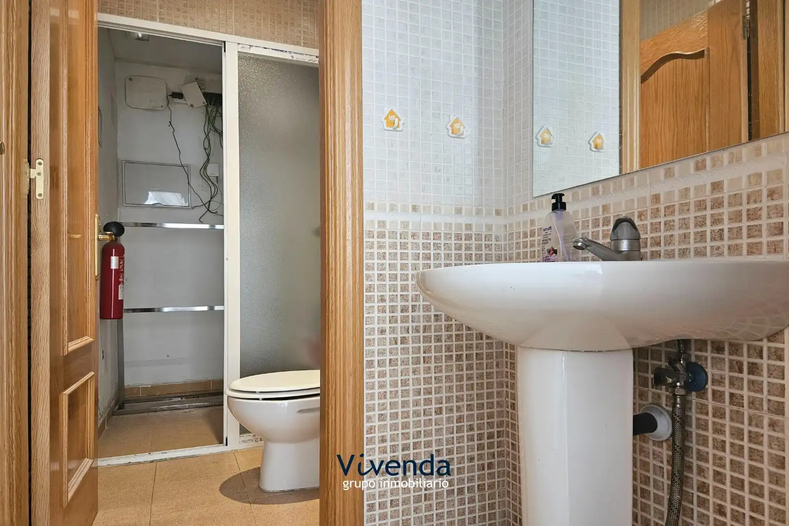 Bathroom of Commercial properties for rent in Humanes de Madrid  with Air Conditioner