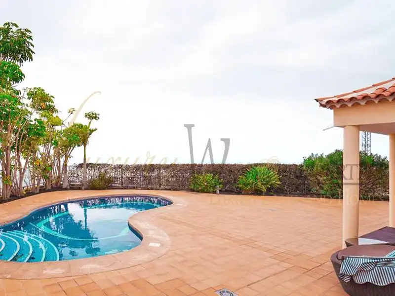 Casa amb piscina en venda a Navarra