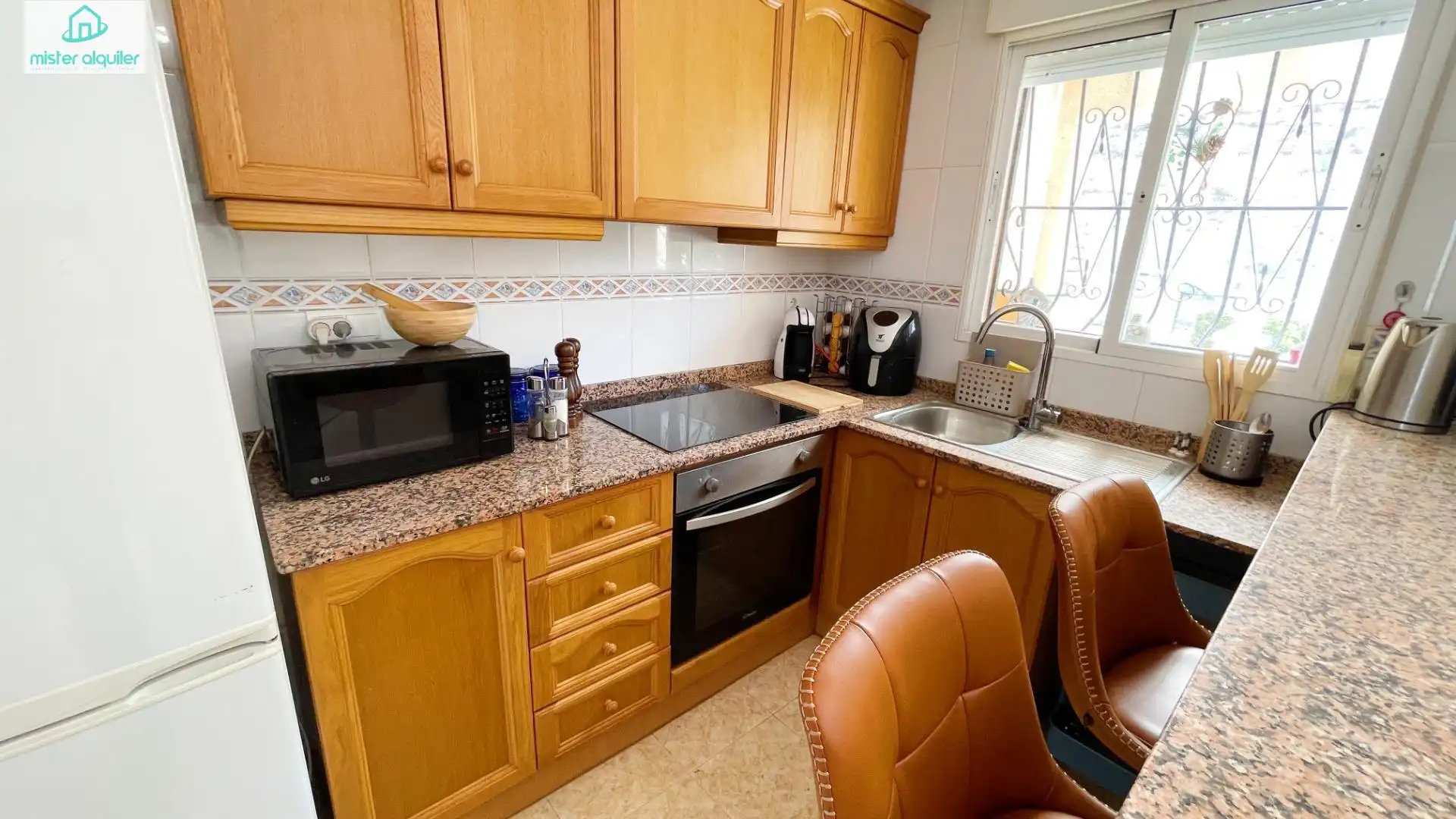 Cuina de Casa o xalet de lloguer en Busot amb Aire condicionat, Calefacció i Jardí privat