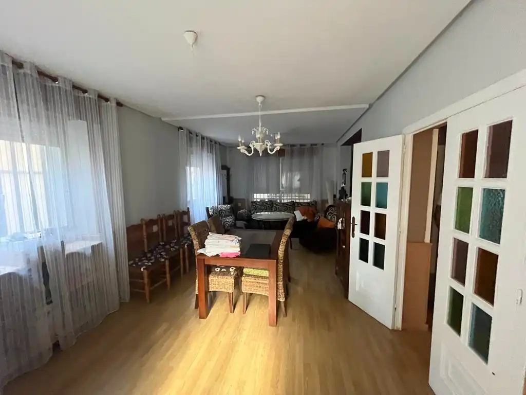 Sala d'estar de Casa o xalet en venda en Albacete amb Calefacció, Jardí privat i Parquet