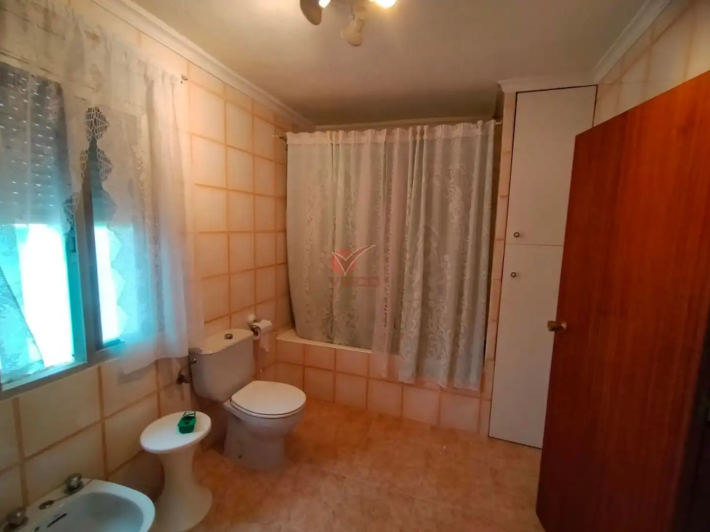 Bathroom of Houses for sale in Altarejos  with Heating and Storage room