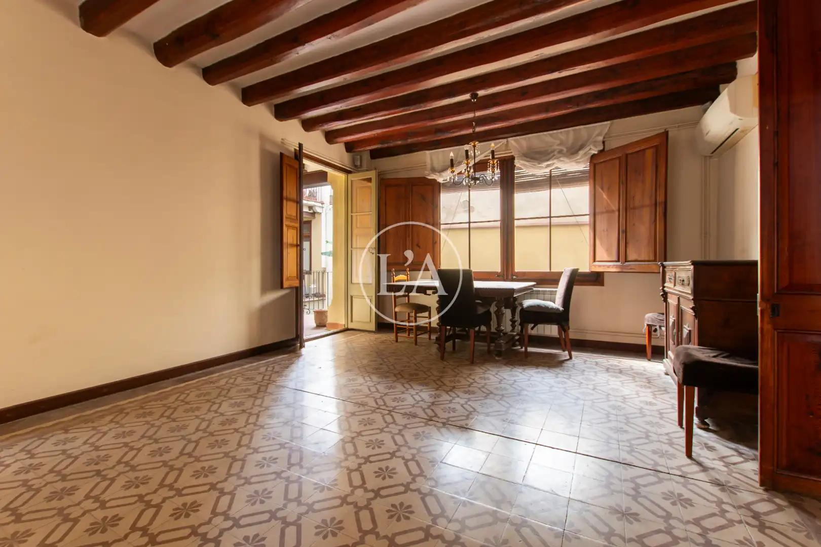 Casa aparellada amb terrassa en venda a Carrer de la Verge de la Pineda, imagen 4