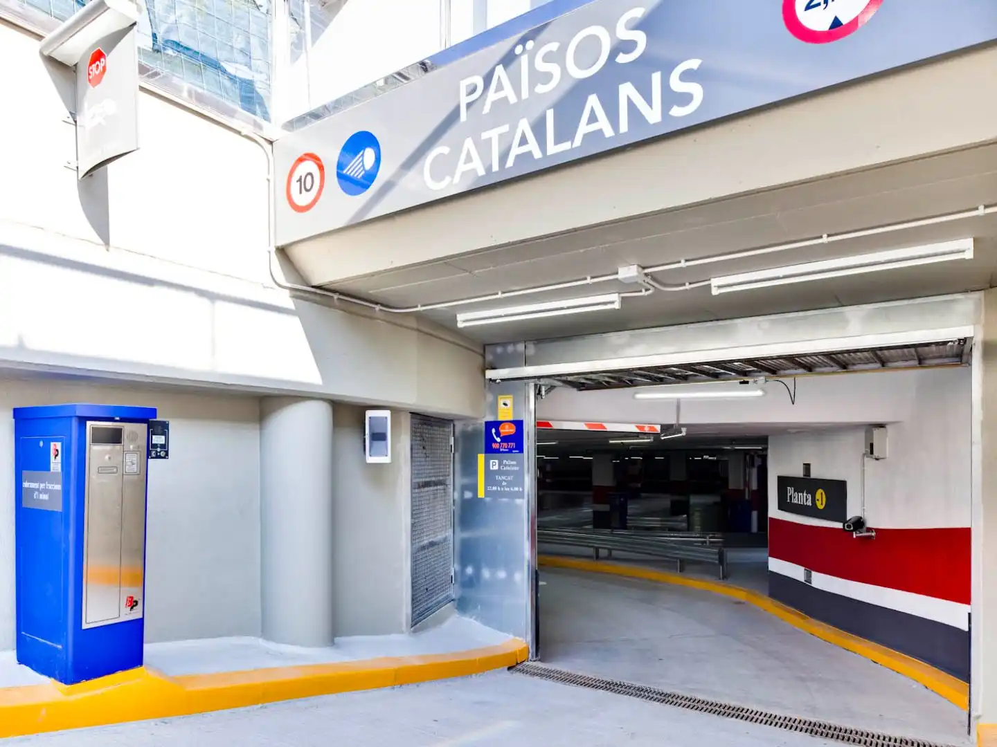 Aparcament de Garatge de lloguer en Badalona