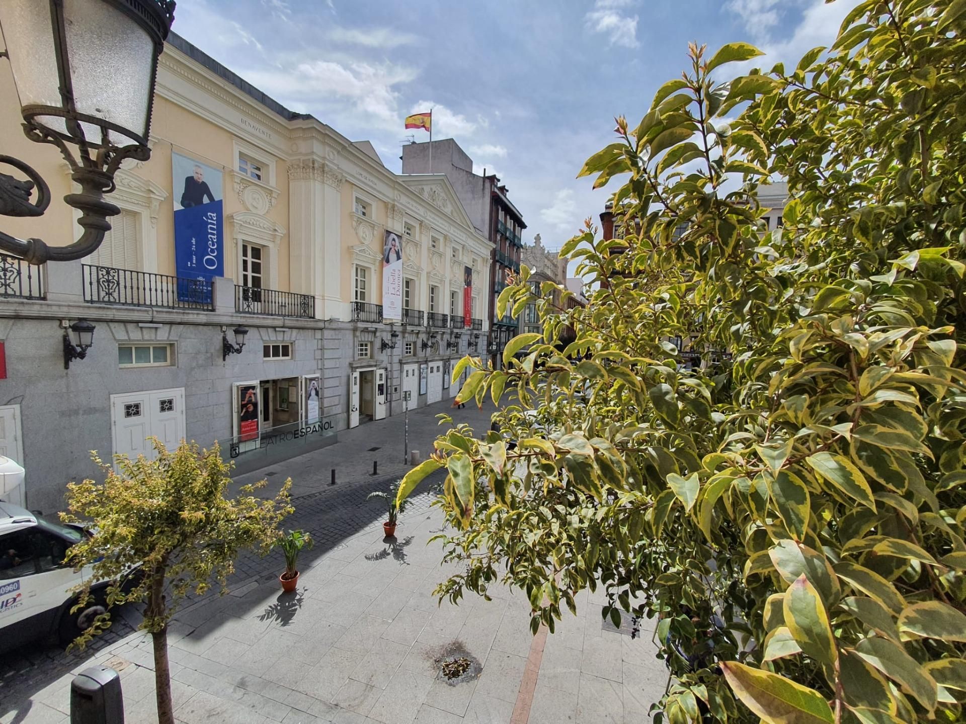 Exterior view of Apartment to rent in  Madrid Capital  with Air Conditioner and Balcony
