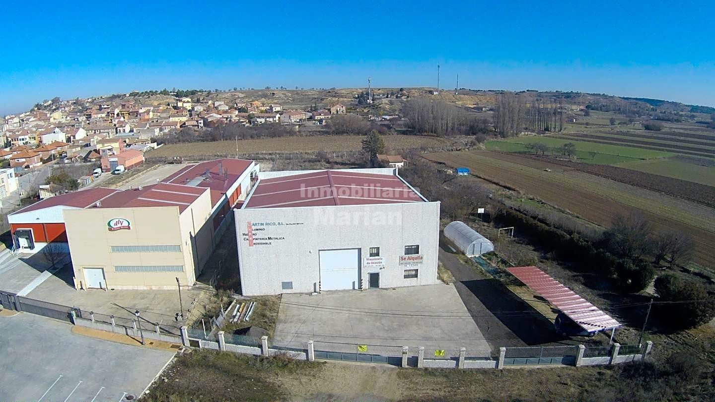 Vista exterior de Nau industrial en venda en Fuentespina
