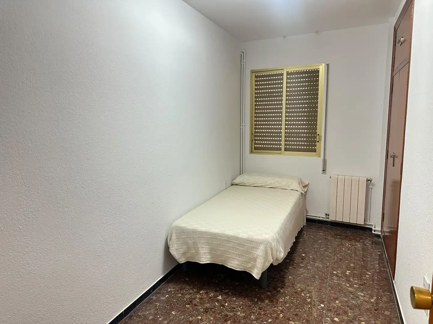 Habitación de Piso de alquiler en Sagunto / Sagunt con Calefacción, Amueblado y Balcón