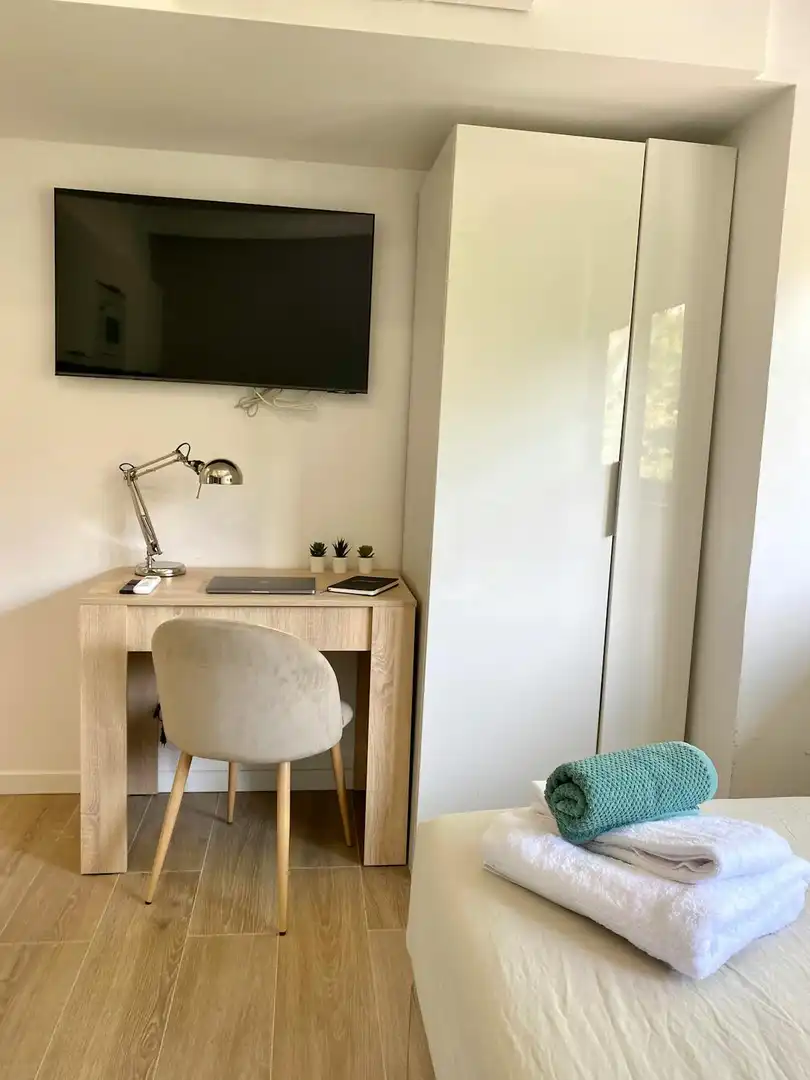 Schlafzimmer von Wohnung zur Miete in Madrid mit Klimaanlage, Heizung und Privatgarten