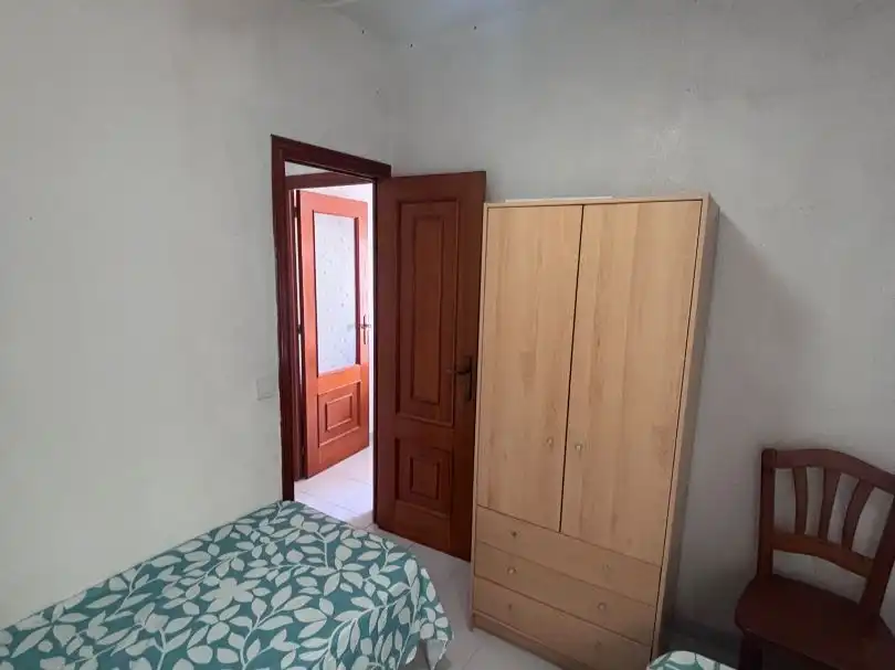 Habitación de Piso en venta en Torrevieja con Terraza y Balcón