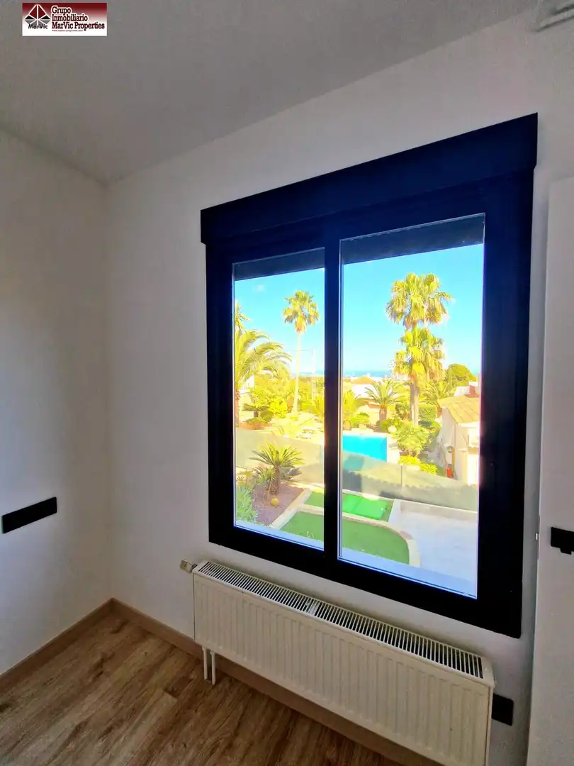 Habitación de Casa o chalet en venta en La Nucia con Aire acondicionado, Calefacción y Jardín privado