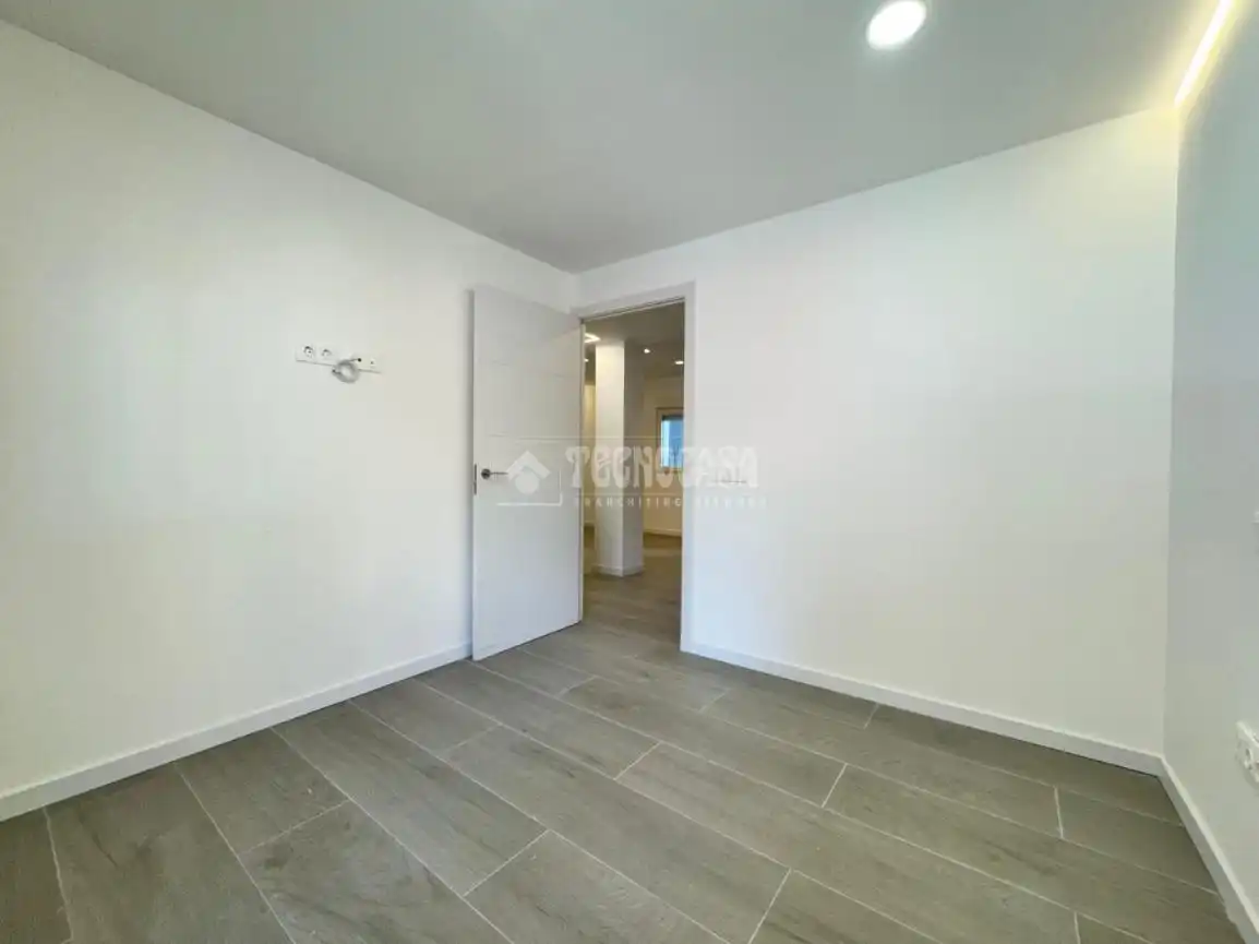 Bedroom of Flat for sale in Alcobendas  with Air Conditioner and Heating