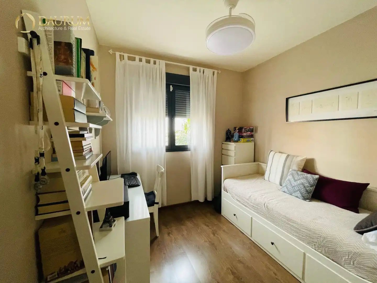 Habitación de Ático en venta en Mairena del Aljarafe con Aire acondicionado, Terraza y Piscina